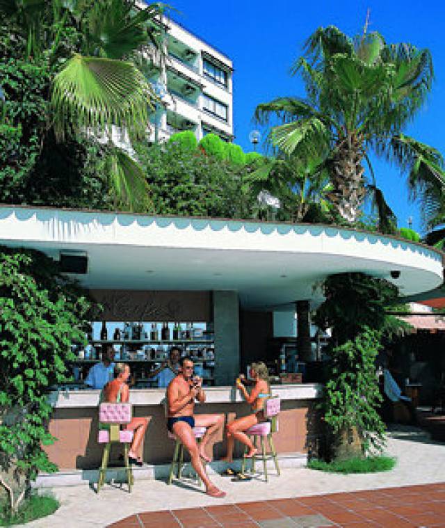 Bar