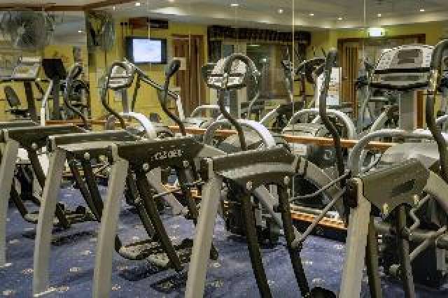 Desportos y Entretenimento