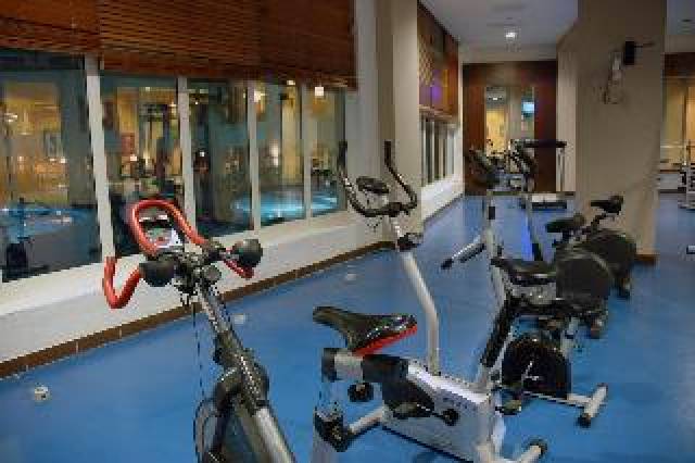 Desportos y Entretenimento