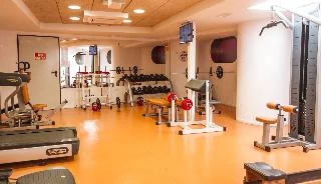 Desportos y Entretenimento