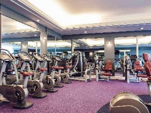 Desportos y Entretenimento