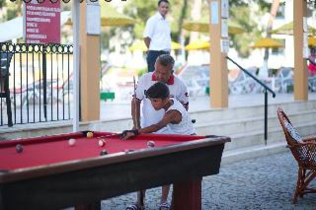 Desportos y Entretenimento