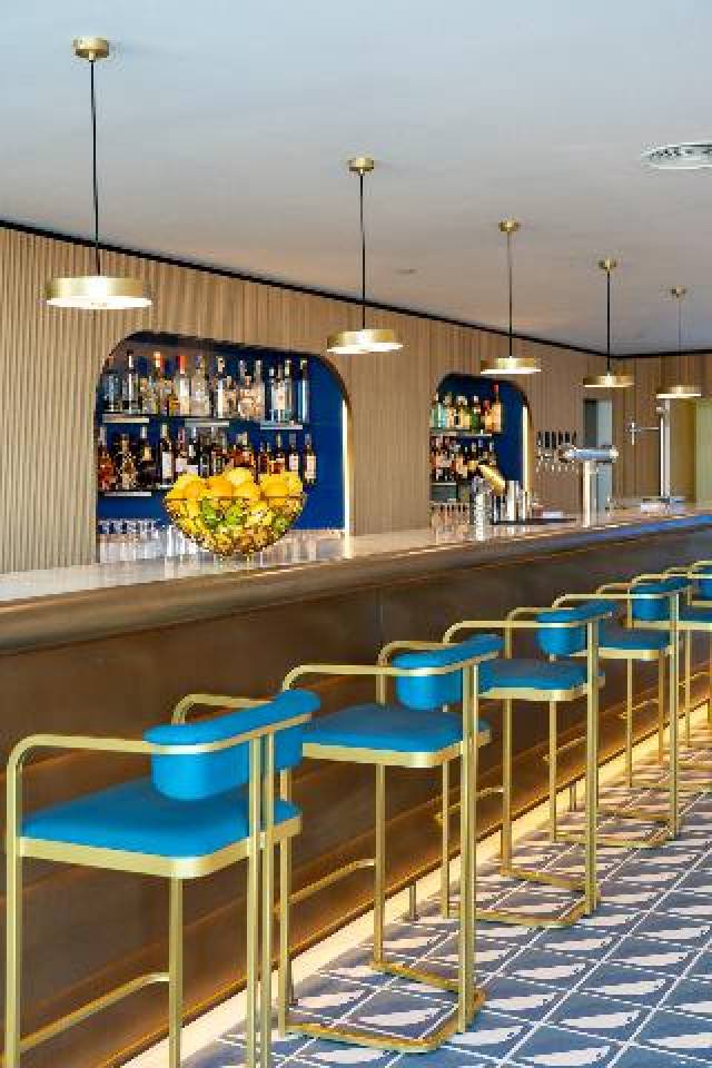 Bar