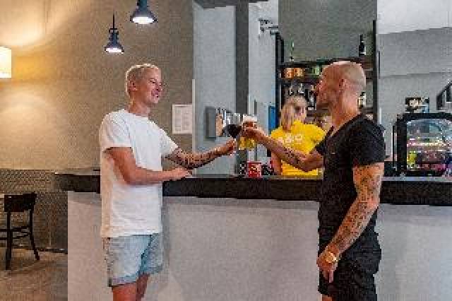 Bar