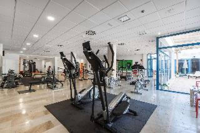 Desportos y Entretenimento