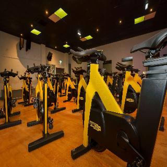 Desportos y Entretenimento
