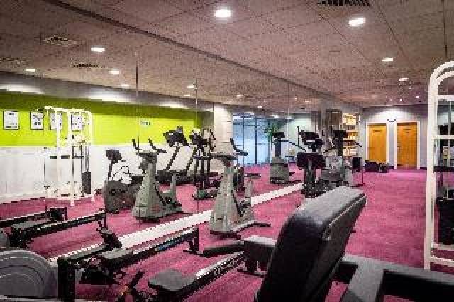 Desportos y Entretenimento