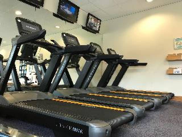 Desportos y Entretenimento