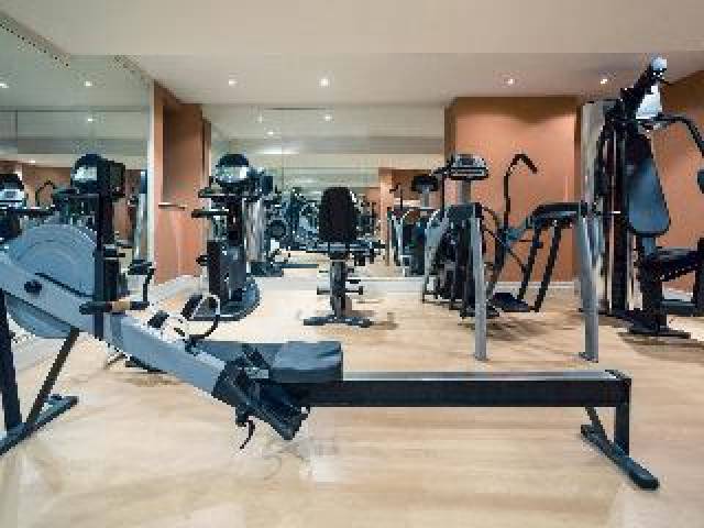 Desportos y Entretenimento
