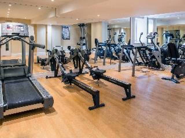 Desportos y Entretenimento