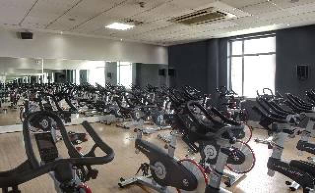 Desportos y Entretenimento