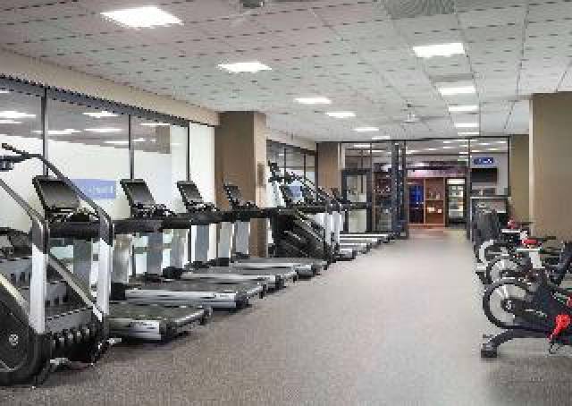 Desportos y Entretenimento