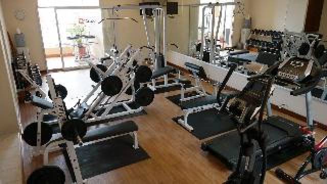 Desportos y Entretenimento