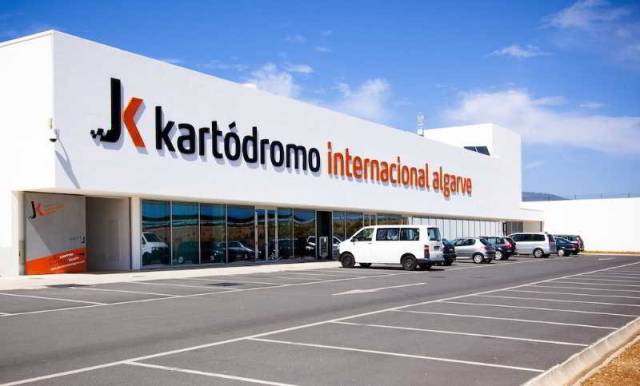 Desportos y Entretenimento