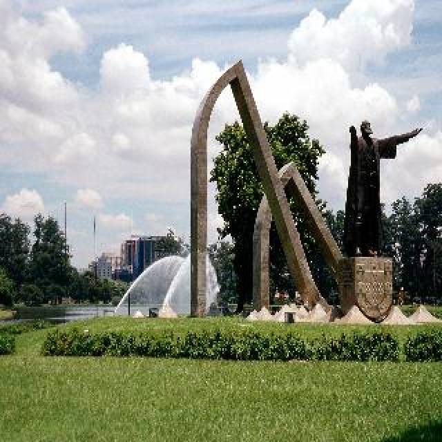 Desportos y Entretenimento