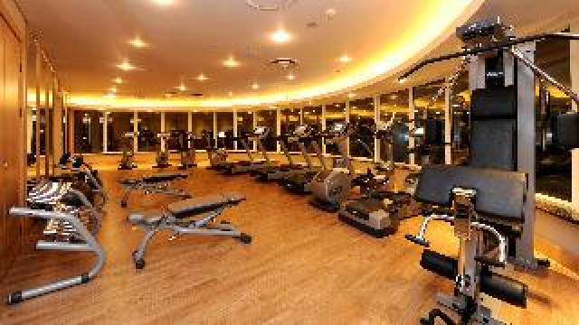Desportos y Entretenimento