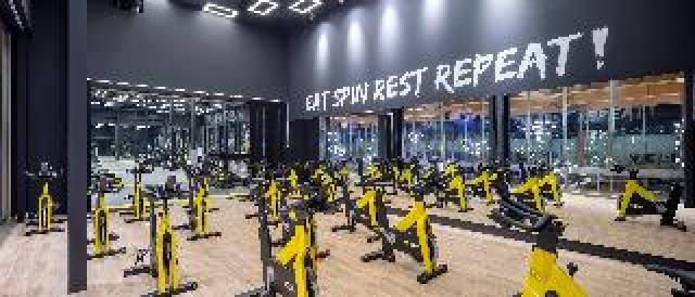 Desportos y Entretenimento