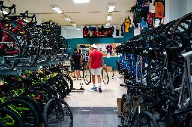 Desportos y Entretenimento