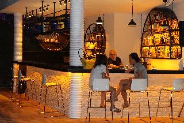 Bar
