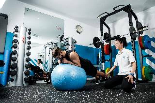 Desportos y Entretenimento