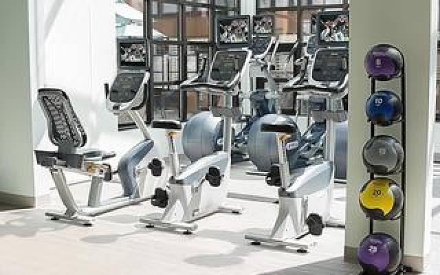 Desportos y Entretenimento