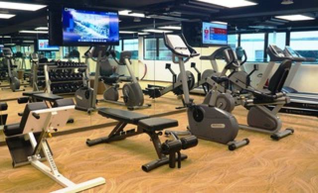 Desportos y Entretenimento