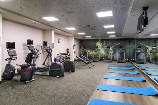 Desportos y Entretenimento
