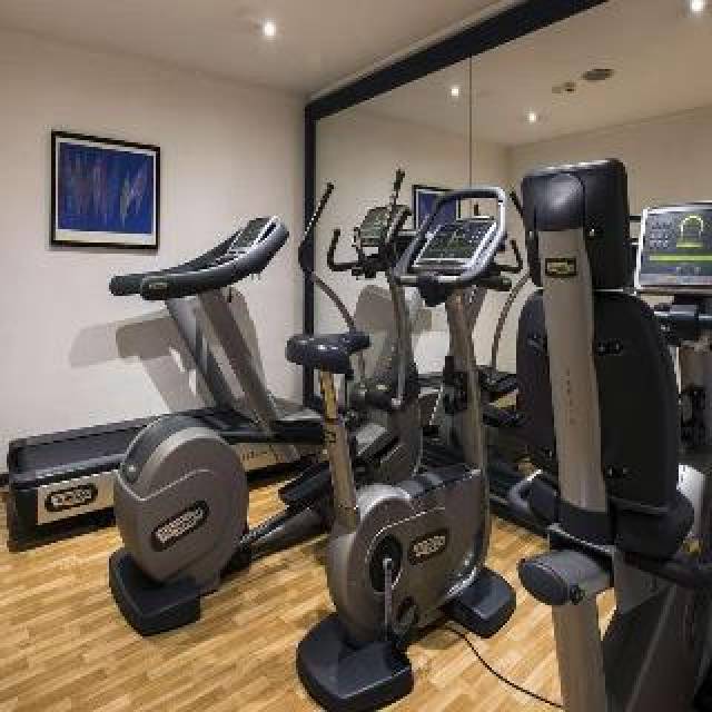 Desportos y Entretenimento