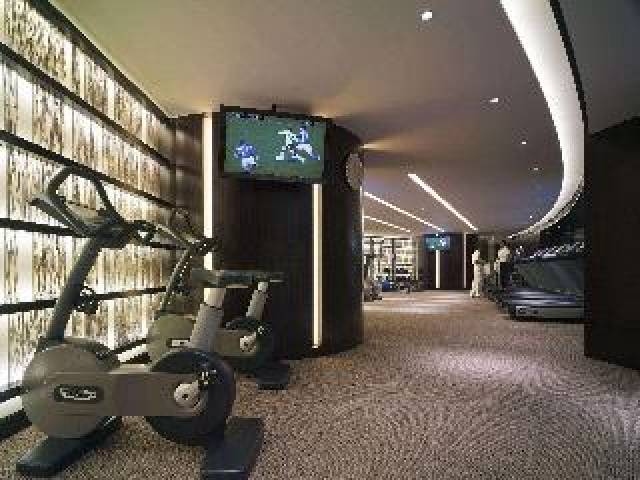 Desportos y Entretenimento