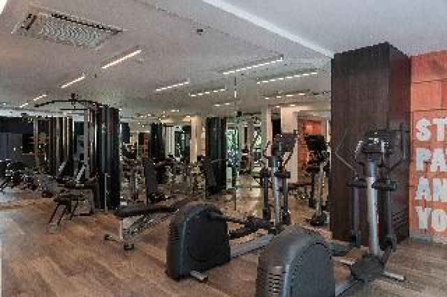 Desportos y Entretenimento