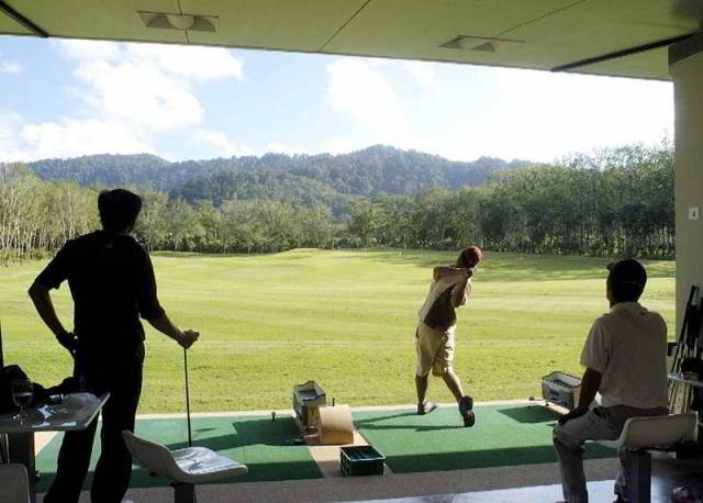 Desportos y Entretenimento