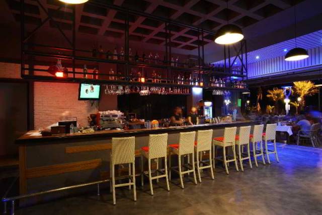 Bar