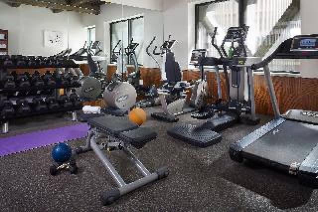 Desportos y Entretenimento