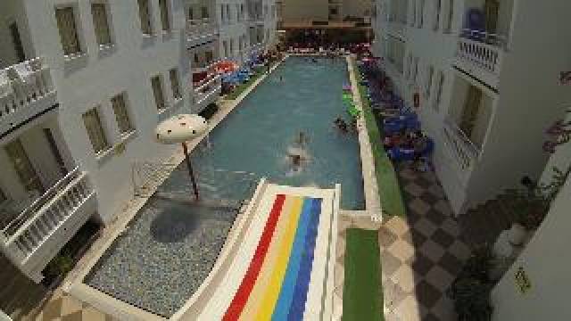 Desportos y Entretenimento