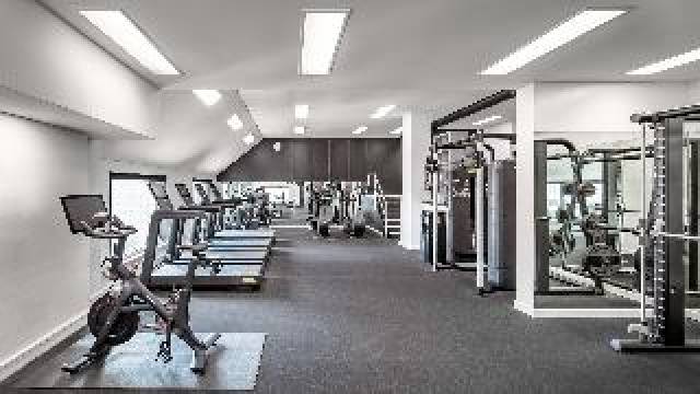 Desportos y Entretenimento