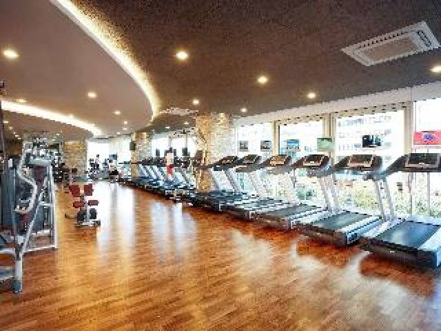 Desportos y Entretenimento