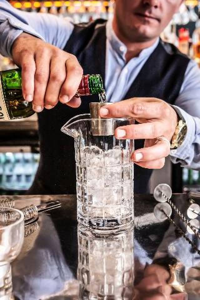 Bar