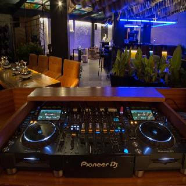 Bar