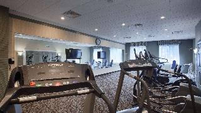 Desportos y Entretenimento