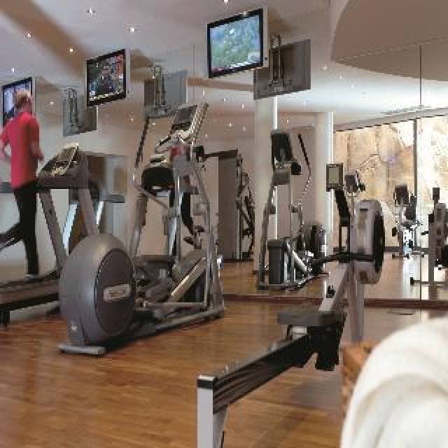 Desportos y Entretenimento