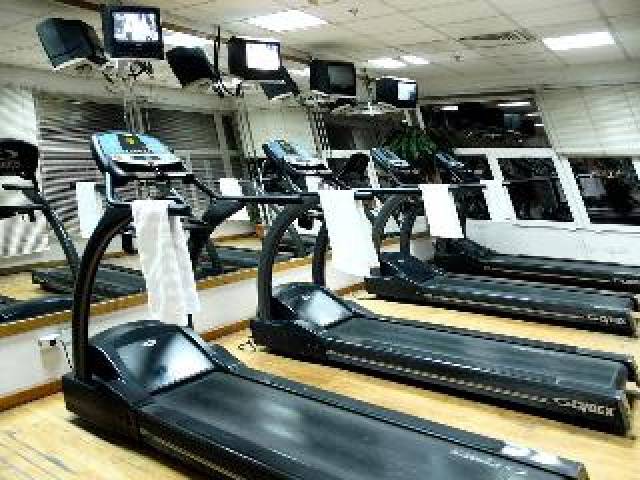 Desportos y Entretenimento