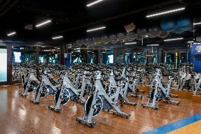 Desportos y Entretenimento