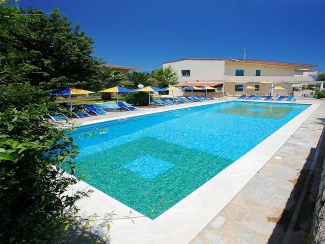 Piscina