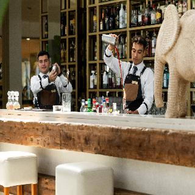 Bar