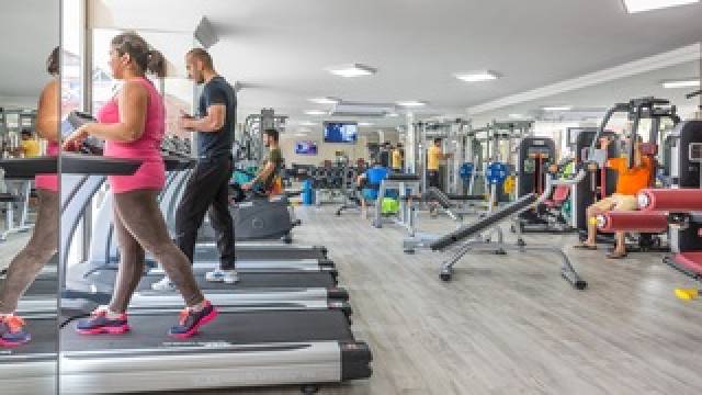 Desportos y Entretenimento