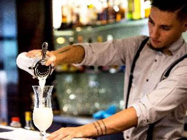 Bar