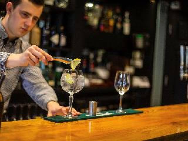 Bar