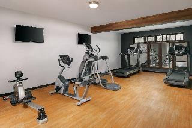 Desportos y Entretenimento