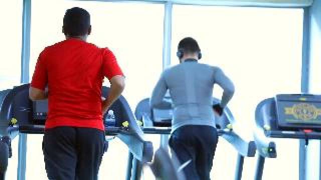 Desportos y Entretenimento