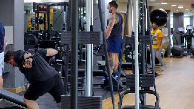Desportos y Entretenimento